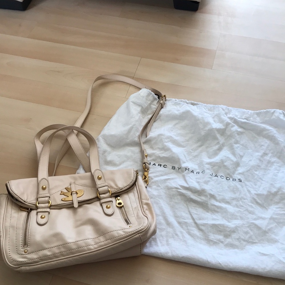Marc by Marc Jacobs beige shoulder handbag